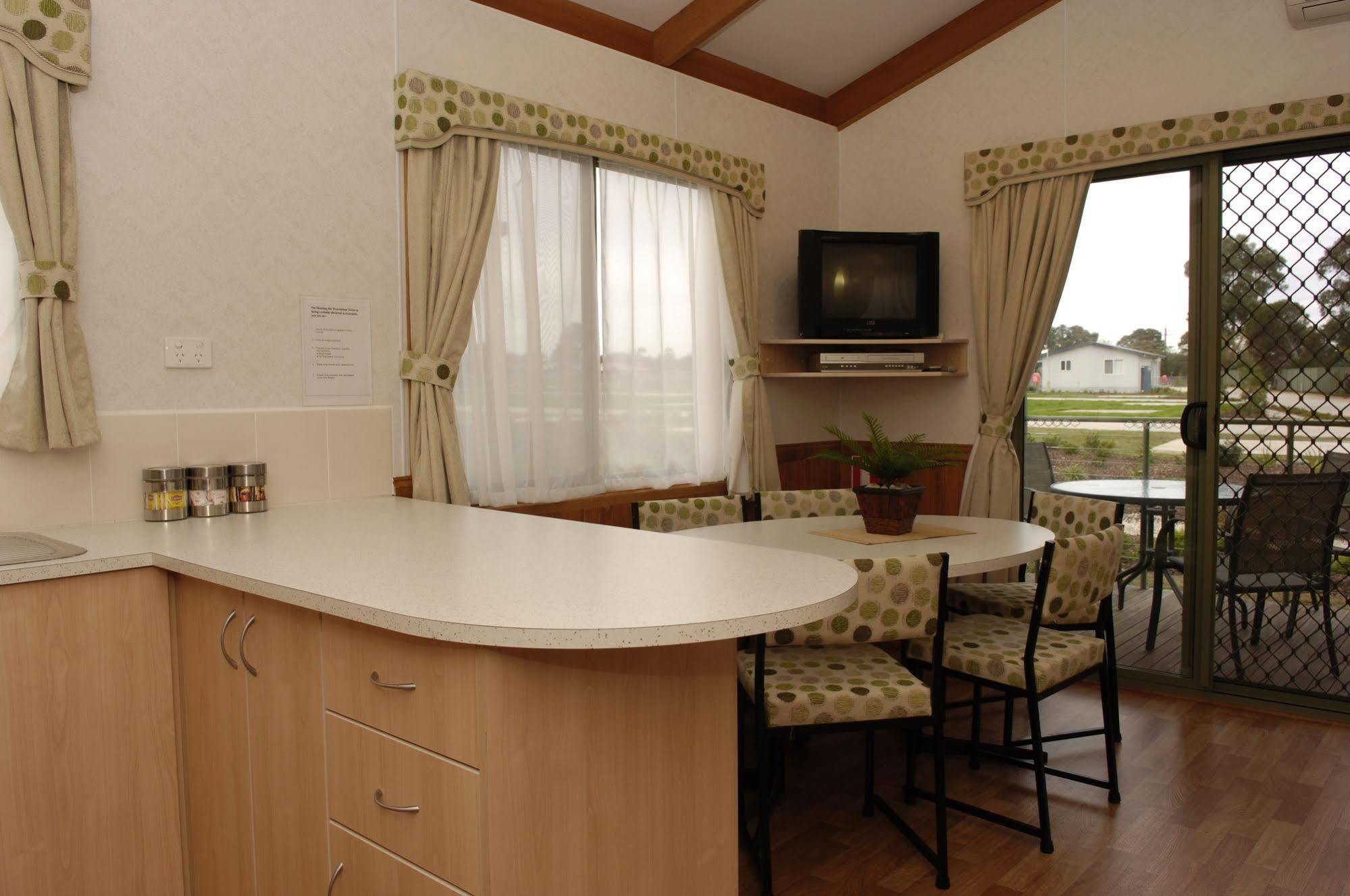 Sandhurst Motel Carrum Downs Exterior foto
